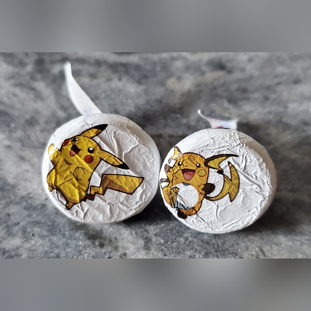 Pokemon Hershey's Kiss Limited Edition Collector’s Pikachu‎ & Raichu Chocolate